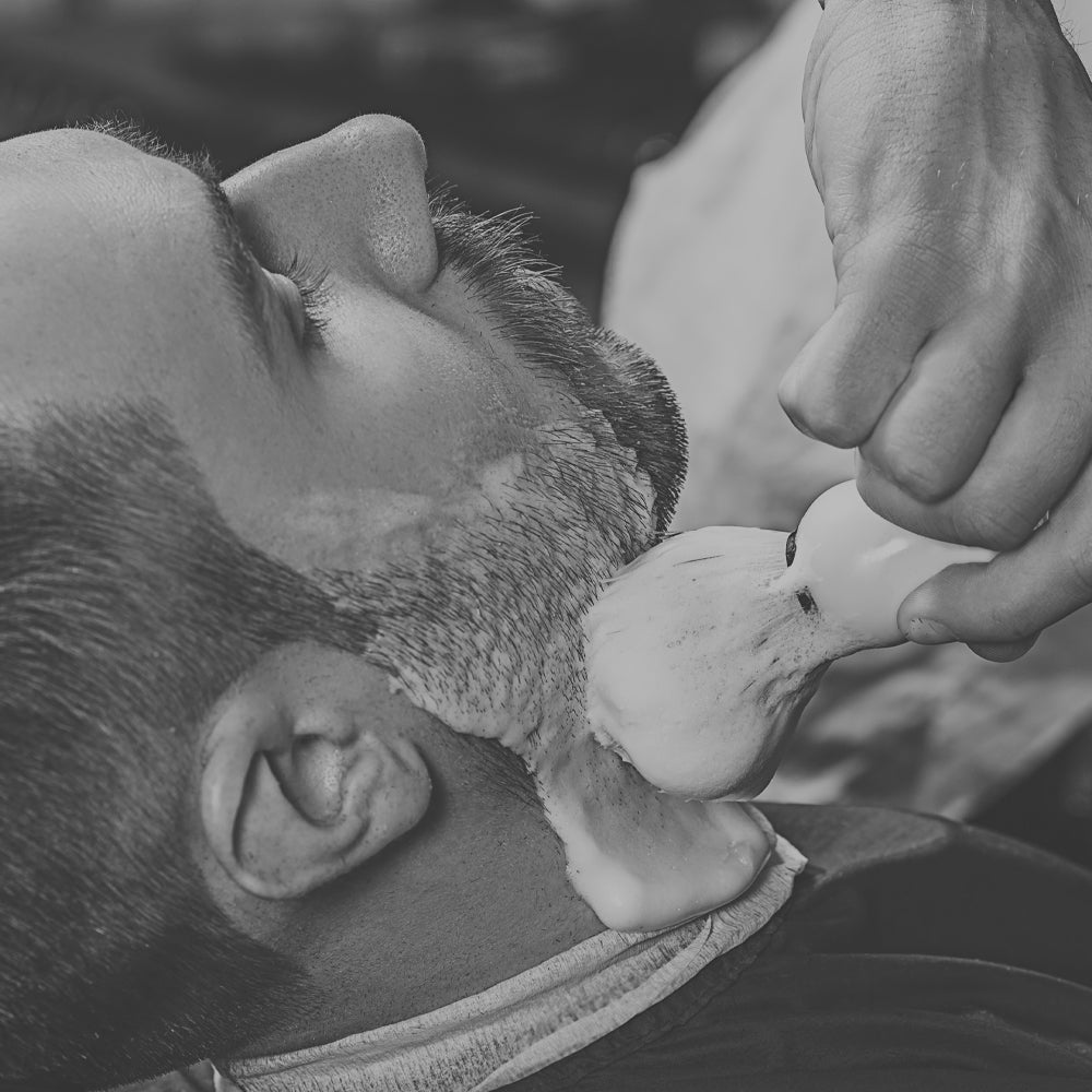 Arreglo de barba con navaja